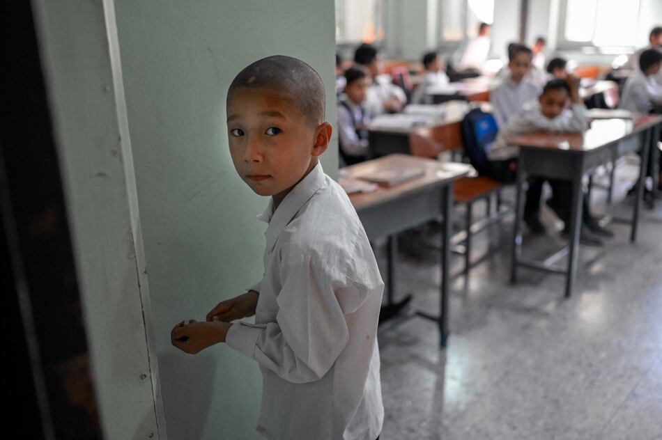 UNESCO pide la reapertura de colegios para las niñas en Afganistán