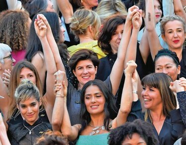 Mujeres reclaman igualdad de salarios en gala de Cannes