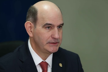 Batalla por los traslados de partidas: el ministro Chapman asegura que el monto es secundario