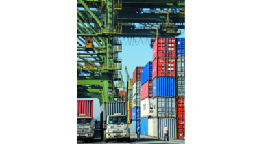 Brasil mantiene superávit comercial
