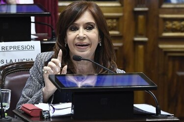 Senado argentino autoriza allanamiento de residencias de Kirchner