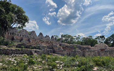 Uxmal, la ciudad prehispánica con filigrana de piedra, sigue develando misterios