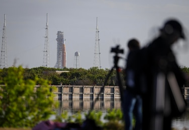 La NASA comienza la carga de combustible del cohete de Artemis II para su lanzamiento
