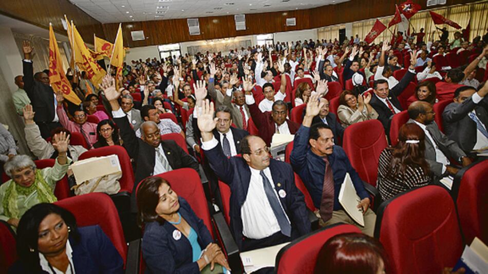 Contralor objeta pago de bonos por retiro en la Universidad de Panamá