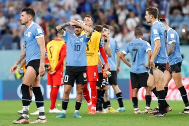 Uruguay reacciona tarde, no le alcanza la victoria por 2-0 ante Ghana