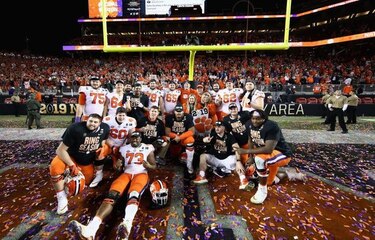 Clemson apalea a Alabama y es campeón colegial