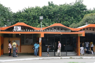 Virus contagia a más de 13 de cada 100 detenidas del Cefere