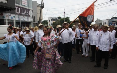 Santeños residentes en La Chorrera celebran el 10 de noviembre
