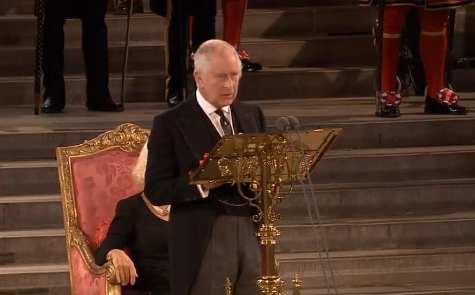 Carlos III describe al Parlamento como ‘instrumento vivo de la democracia’ ante diputados y lores