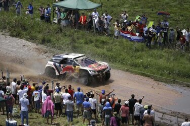 Loeb gana segunda etapa del Dakar 2017 y pasa al frente de la general
