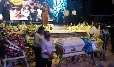 Colón rinde honores a la periodista Delfia Cortez