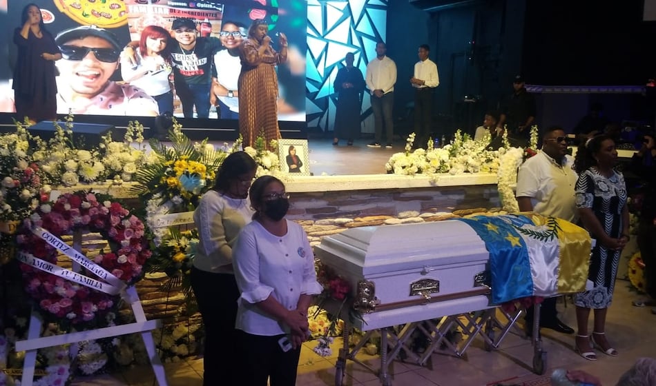 Colón rinde honores a la periodista Delfia Cortez