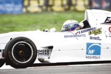 Un buen debut en F2000