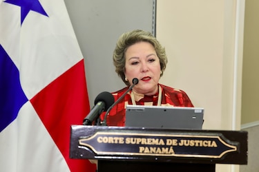 Contrataciones Públicas frena costoso alquiler de carro blindado para la presidenta de la Corte