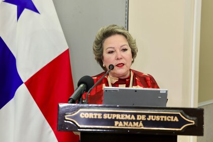 Contrataciones Públicas frena costoso alquiler de carro blindado para la presidenta de la Corte