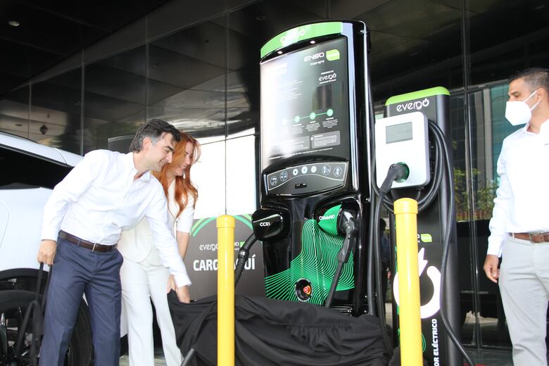 ENSA Servicios y EVERGO Panamá instalarán 150 estaciones de carga pública para vehículos eléctricos en tres años