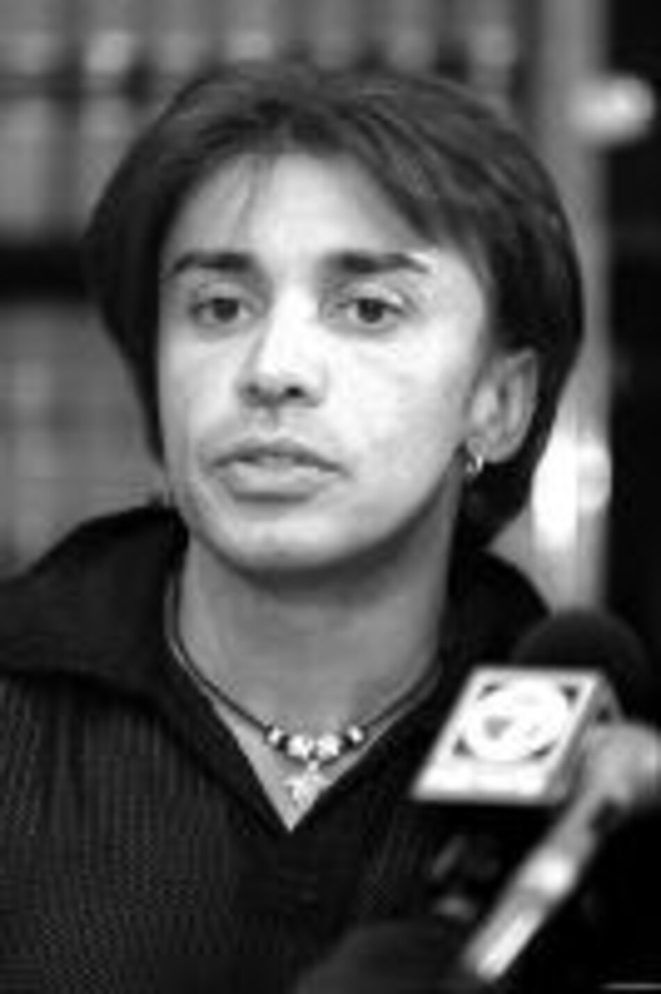 Acusan a Emilio Estefan de acoso sexual