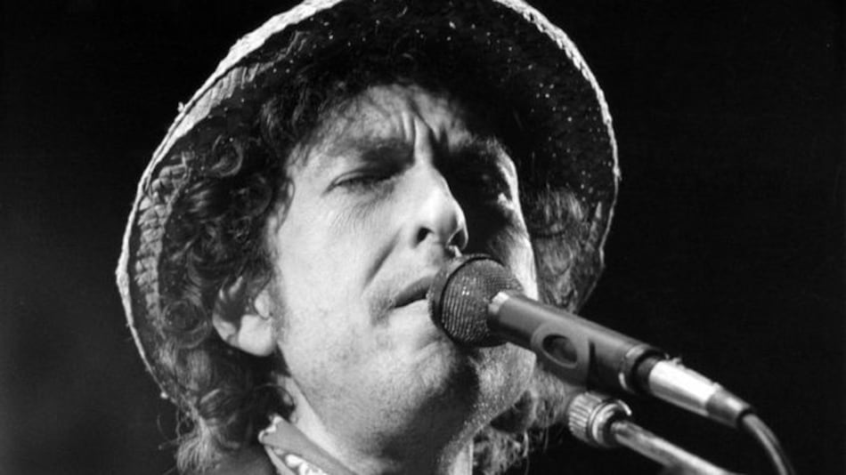Jueces del Nobel no tienen contacto con Bob Dylan