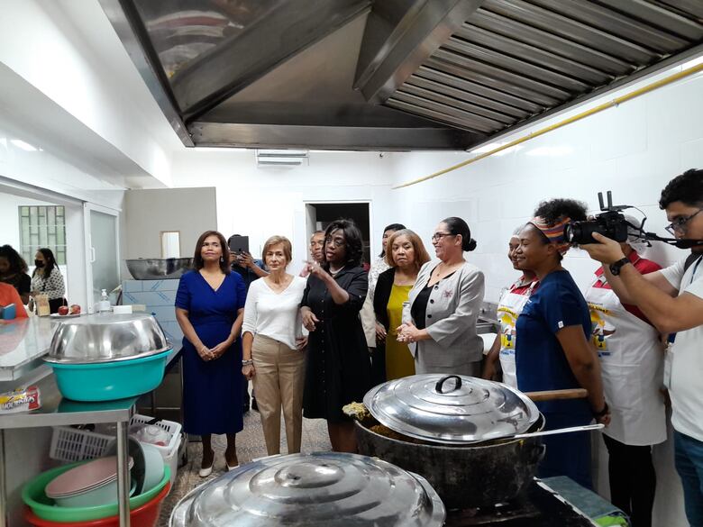 Meduca anuncia que dará almuerzos escolares en mil centros educativos este 2025