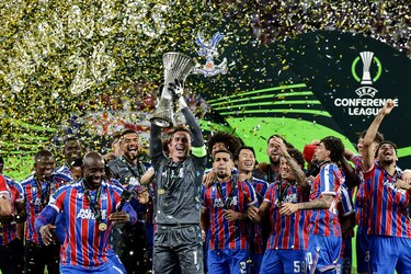 Mateta doblega al Rayo y hace campeón al Crystal Palace