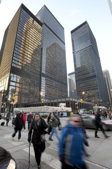 Moody's rebaja nota de seis bancos canadienses
