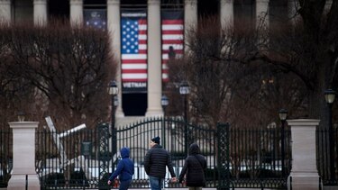 Estados Unidos: reapertura de gobierno deja a contratistas a la deriva