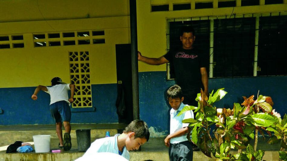 Estudiantes de internado veragüense piden agua