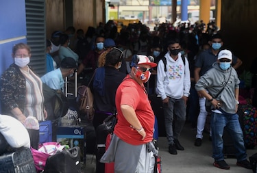 Autoridades panameñas reiteran que migrantes nicaragüenses deben cumplir con trámites para salir del país