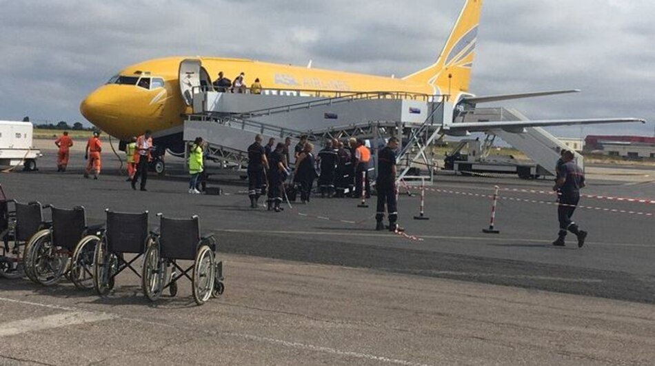 Por sospecha de un caso de cólera retienen a pasajeros en un avión en Francia