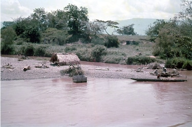 Los pescadores de Isla del Sol en el río Magdalena, 1970