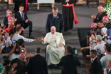 El papa Francisco se reunió con 13 víctimas de abusos en Portugal