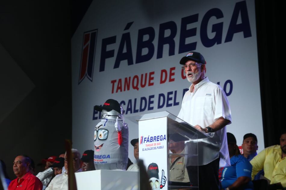 Fábrega dijo que la empresa recaudadora de impuestos tenía al municipio ‘secuestrado’. Luego la rescató