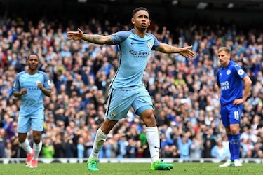 Manchester City vence a Leicester 2-1 en la Premier