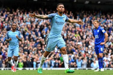 Manchester City vence a Leicester 2-1 en la Premier