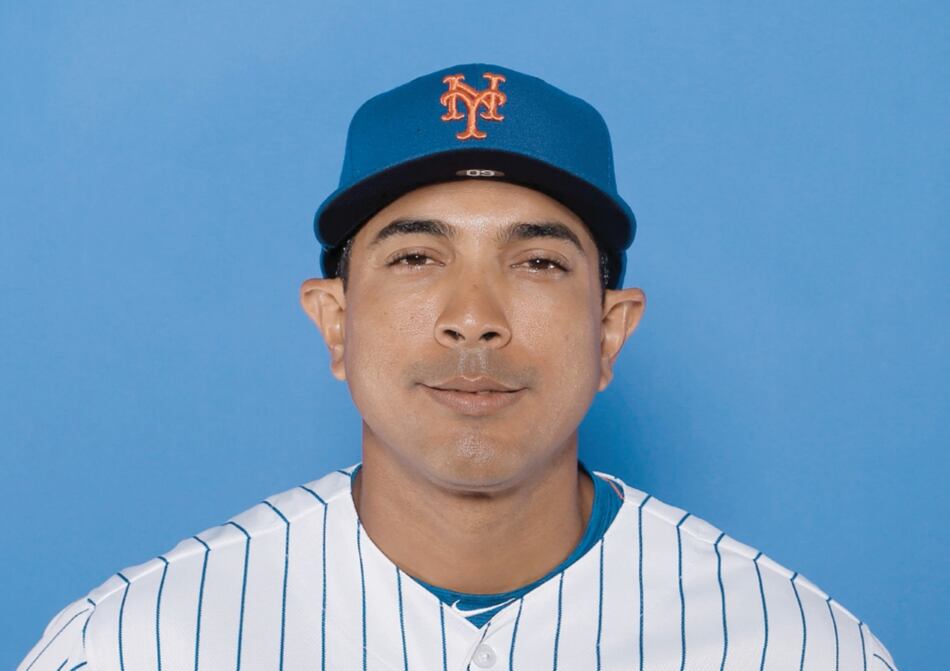 Los Mets nombran al dominicano Rojas como mánager