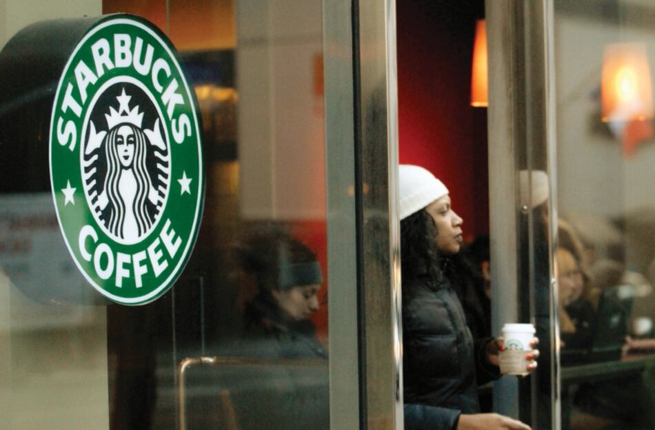 Clientes de Starbucks pueden rastrear su café usando un código en Estados Unidos
