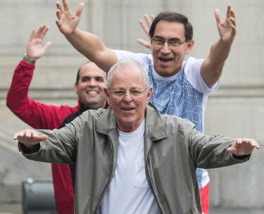 Presidente Kuczynski se ejercita en público y pide practicar deporte