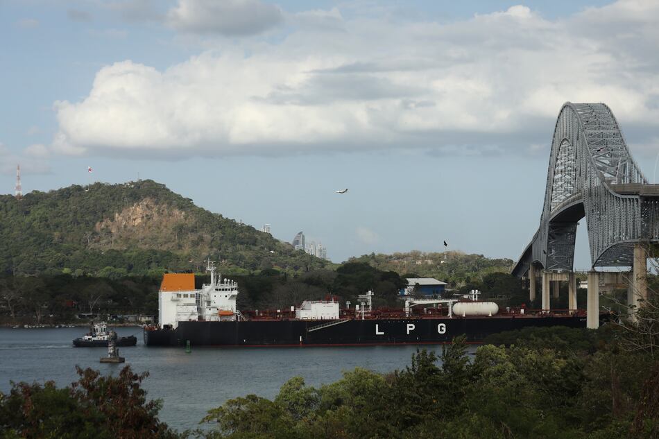 ‘Cuarto carril sin agua’: Canal de Panamá apuesta por gasoducto para mover energía entre océanos