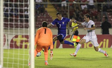 Panamá viaja a Venezuela con dos bajas