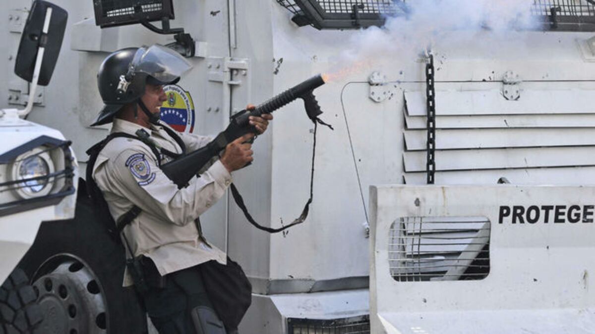 Venezuela: líder opositor Capriles denuncia que fue 'atacado con bombas'