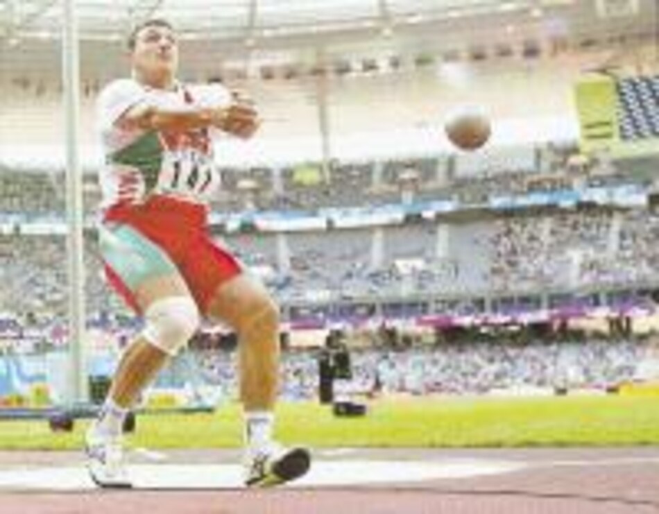 Bielorrusa toma el mando en el Mundial de atletismo