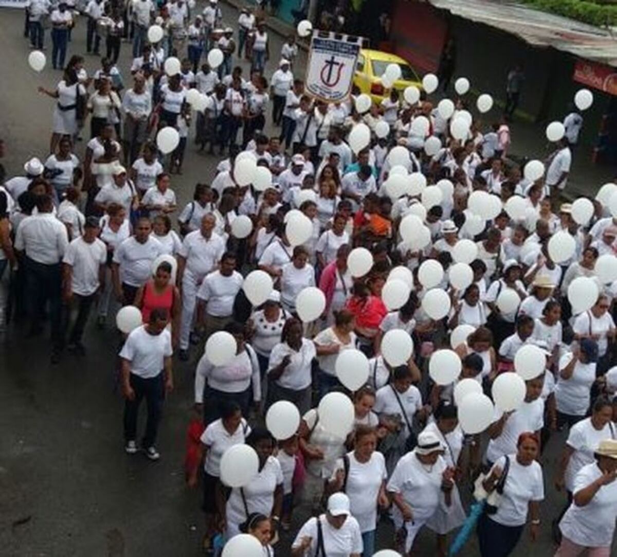 Marchan por la paz en la provincia de Colón