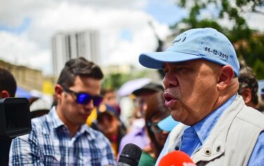 Oposición supedita reunión con mediadores a informe sobre referendo