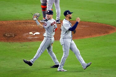 Astros vencen a Bravos y siguen con vida en la Serie Mundial