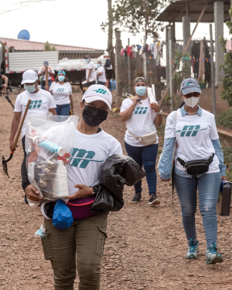 El Machetazo cumple el sueño de cinco familias panameñas de tener una vivienda digna, en alianza con Techo