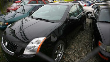 Distribuidores de autos empujan proyecto que regula importación de carros usados