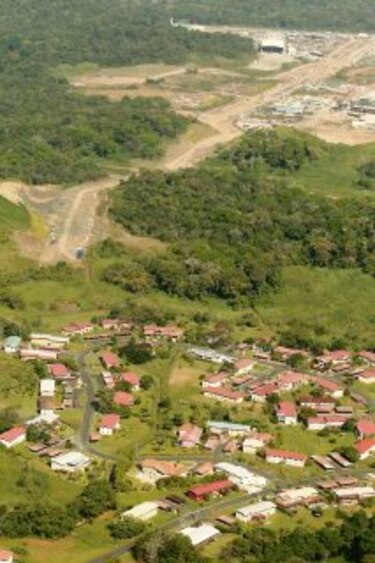 Exigen suspender la venta de terrenos