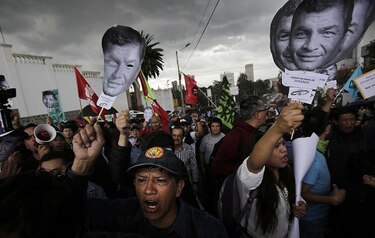 Congreso de Ecuador permite indagación penal contra Rafael Correa por secuestro