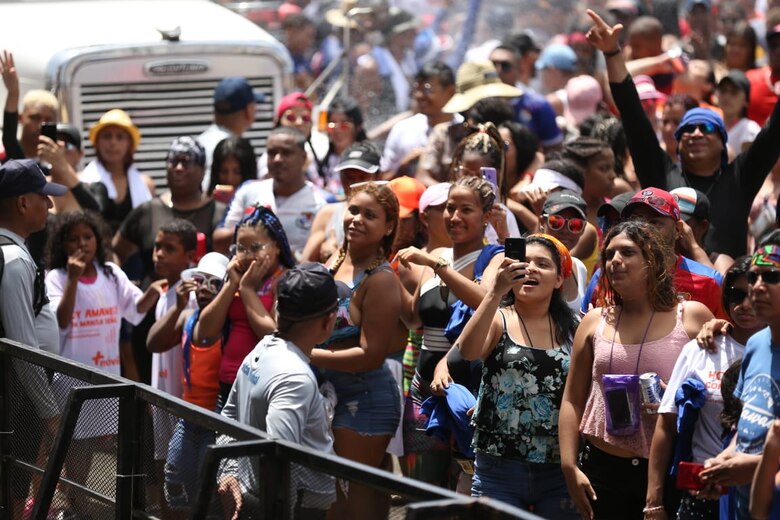 Cuidados que debe tener con el celular en los carnavales