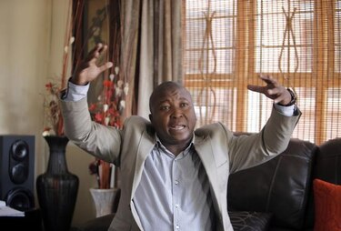 Ingresan en un hospital psiquiátrico al intérprete del funeral de Mandela